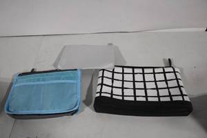 lot 108 image: Set of 3 Assorted Zipper Pouches