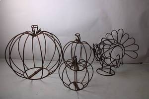 lot 141 image: Set of 3 Rustic Metal Pumpkin Frames and Turkey Wire Sculpture