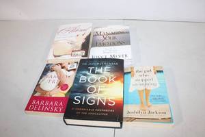 lot 274 image: Set of 5 Assorted Books Including The Book of Signs and The Girl Who Stopped Swimming