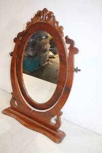lot 281 image: Antique Wooden Oval Vanity Mirror with Ornate Frame