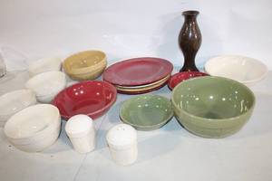 lot 292 image: Colorful Collection of Ceramic Dinnerware and Accessories