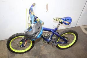 lot 222 image: Childrens Hot Wheels Themed Bicycle with Helmet