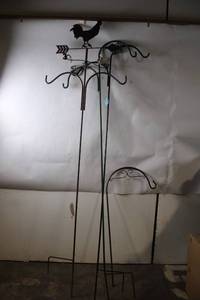 lot 225 image: Vintage Rooster Weathervane Style Garden Plant Hangers