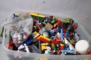 lot 227 image: Large Collection of Assorted LEGO Bricks