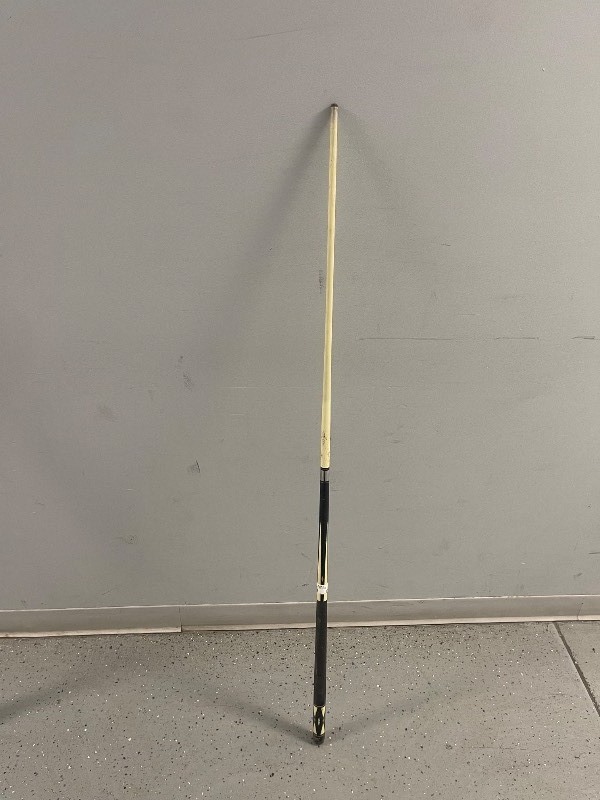 lot 210 image: American Heritage Billard Pool Cue
