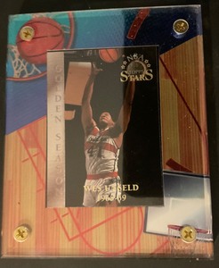 lot 10-15 image: Wes Unseld