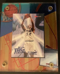 lot 10-12 image: Shaguile ONeal encased trading card