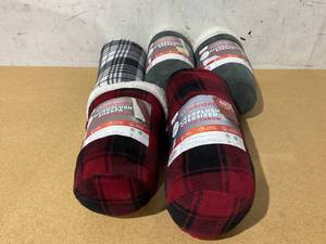 lot 230 image: LOT of 5 Sunbeam Electric Heated Blankets