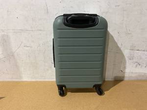 lot 249 image: Jetstream 3 Pieces Carry-On Luggage Set for Airplane Carry On Rolling Suitcase & 2 packing cubes.