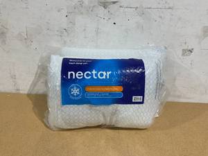 lot 386 image: 2PCS StandardQueen Nectar Cooling Fiber Pillows