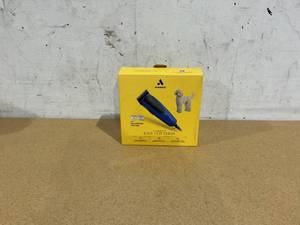 lot 444 image: Andis EasyClip Versa Detachable Blade Dog Clippers Kit