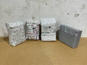 lot 449 image: LOT OF 4 Bed Sheet Sets