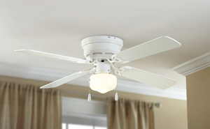 lot 171 image: Mainstays 42 Inch Hugger Metal Indoor Ceiling Fan with Light, White, 4 Blades
