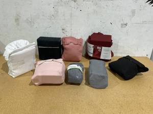 lot 588 image: LOT OF  Bed Sheet Sets