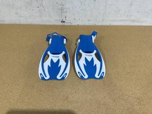 lot 589 image: CRESSI Foot Fins