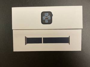 lot 37 image: Apple Watch SE (2nd Gen) GPS 40mm Smartwatch with Midnight Aluminum Case MXEA3LLA