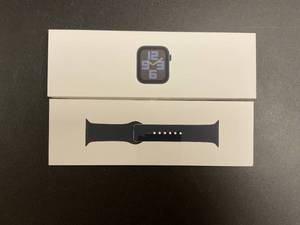lot 42 image: Apple Watch SE (2nd Gen) GPS 40mm Smartwatch with Midnight Aluminum Case MXE73LLA