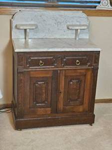 lot 6 image: Stunning Victorian Marble Top Commode Washstand