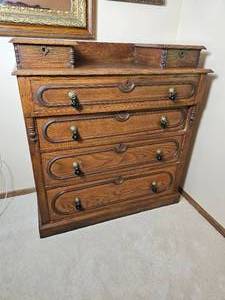 lot 16 image: Antique Walnut Chest of Drawers