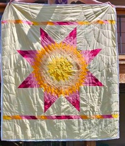lot 90 image: Sunburst Eight Point Star Quilt