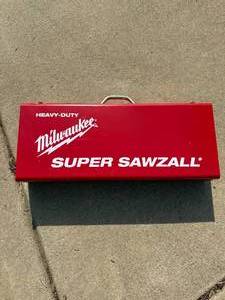 lot 181 image: Milwaukee Heavy-Duty Super Sawzall