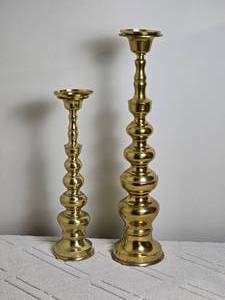 lot 125 image: Beautiful Vintage Brass Candlestick Pair