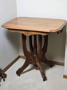 lot 77 image: Vintage Arts & Crafts Farmhouse Carved Accent Table