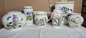 lot 74 image: Darling Portmarion Handpainted Botanical Vase Collection - (6)