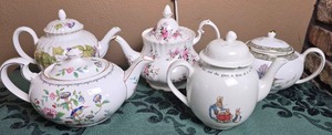 lot 163 image: Adorable White Teapot Collection - (5)