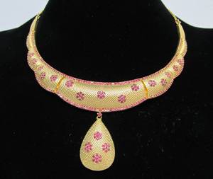 lot 7 image: Stunning 14K Solid Gold Necklace w Rubies