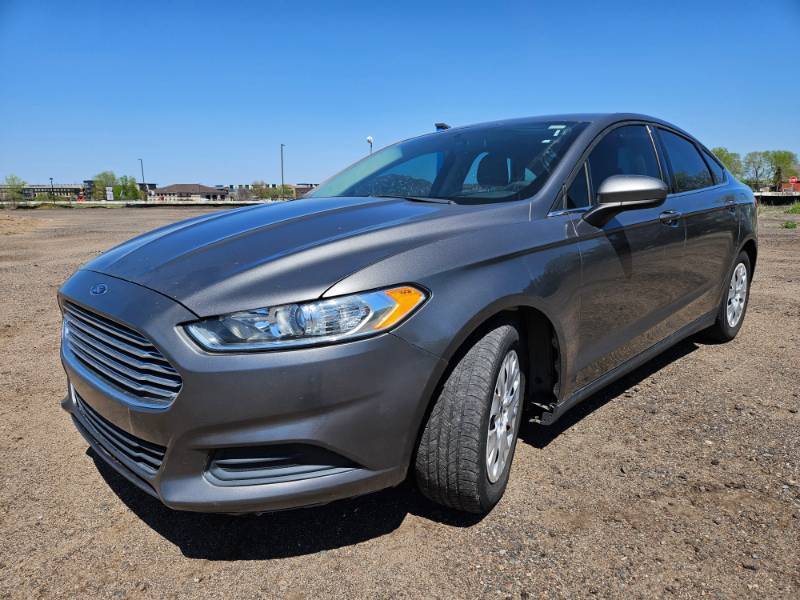 lot 13 image: 2013 Ford Fusion