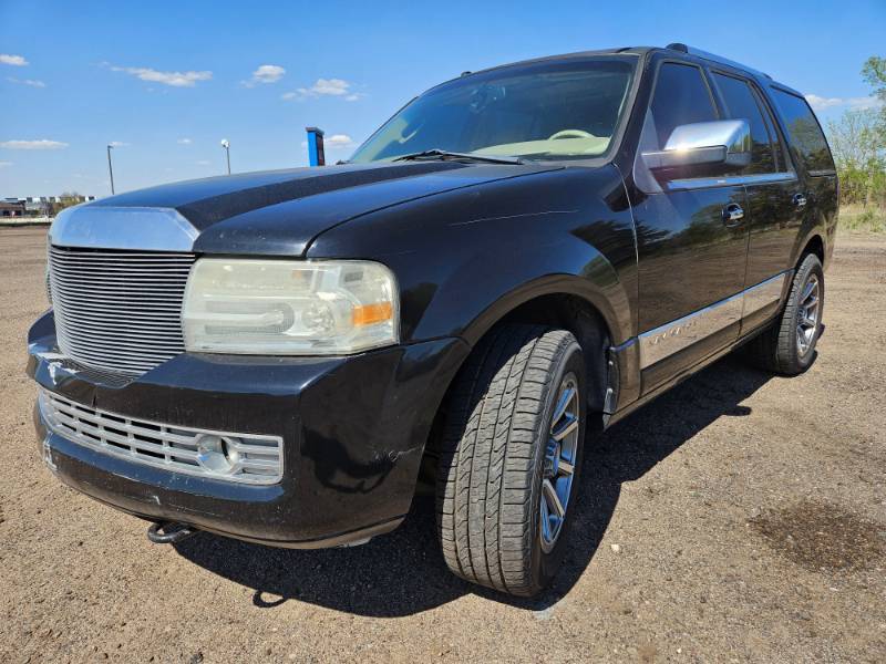 lot 9 image: 2007 Lincoln Navigator Luxury