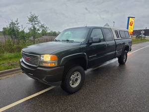 lot 14 image: 2002 GMC Sierra 2500HD SL