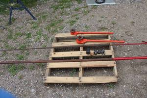 lot 50 image: Set of Industrial Plumbers Pipe Threading Tools and Accessories