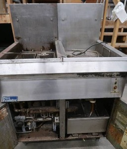 lot 7 image: PITCO SINGLE WELL DEEP FRIER