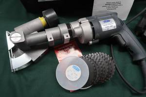 lot D1 image: KETT PANEL SAW AND WATERPROOF BOSTITCH CASE