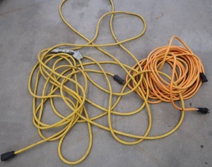 lot 30 image: HEAVY DUTY EXTENSION CORDS