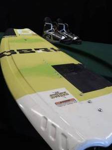 lot 40 image: OBRIEN SYSTEM 135 WAKE BOARD AND BOOTS