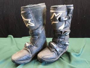 lot 41 image: ALPINE STARS RIDING  RACING BOOTS