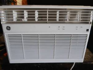 lot 50 image: GE WINDOW AC UNIT