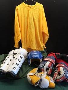 lot 52 image: HOCKEY BAG  GEAR