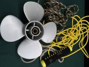 lot 55 image: 4 BLADE BOAT PROPELLER PLUS