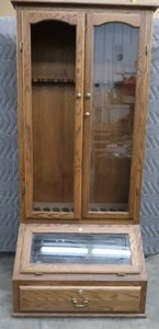 lot 81 image: LARGE WOODEN GUN CASE