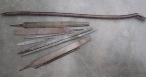 lot 94 image: FILES, AND PRY BAR