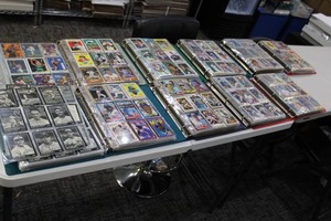 lot 111 image: Large Baseball Hall of Fame or Fan Favorite Baseball Binder Lot  9 Binders