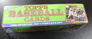 lot 127 image: 1987 Topps Baseball Factory Sealed Complete Set