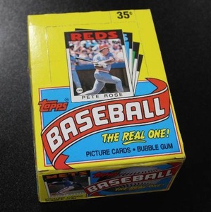 lot 212 image: 1986 Topps Baseball Hobby Box  36 Packs