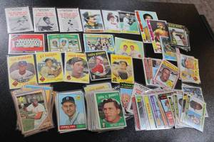 lot 295 image: 1950s to 1970s Vintage Mixed Sports Card Lot  105 Cards