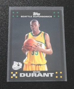 lot 260 image: 2007-08 Topps Kevin Durant #112 Rookie Card