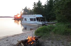 Suncruiser 360 Houseboat! 3 Nights in Voyageurs National Park (5/30-6/2/25)